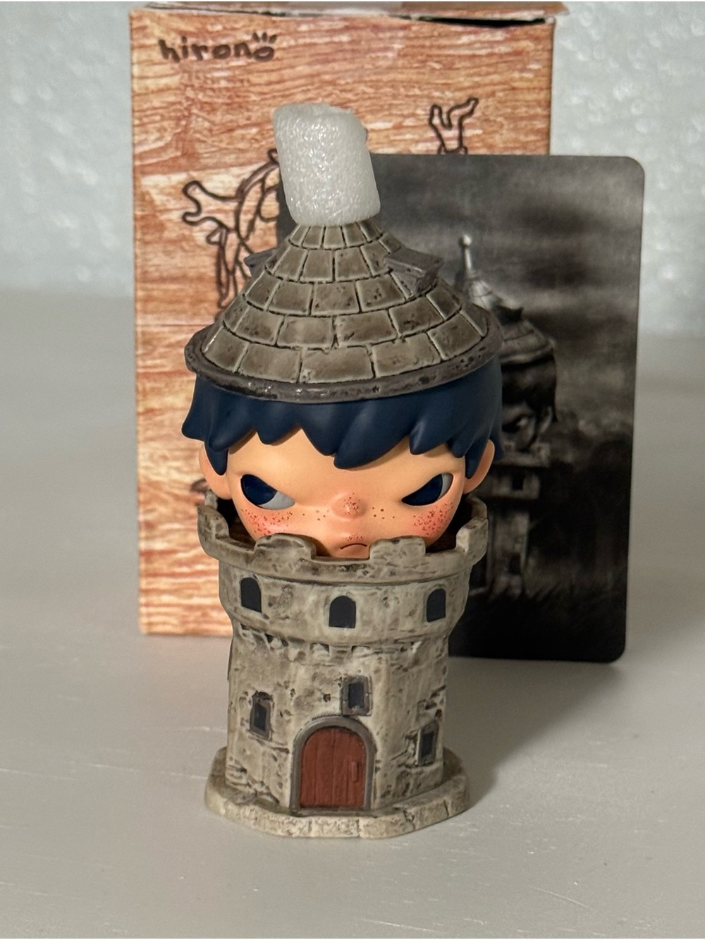 Popmart Hirono shelter Series “Fort”